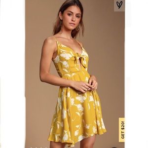 Lulus Zoya Floral Print Tie-Front Skater Dress (M)